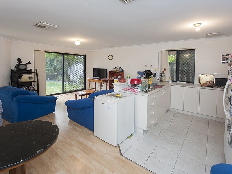 8/69 Upton Street, St James WA 6102