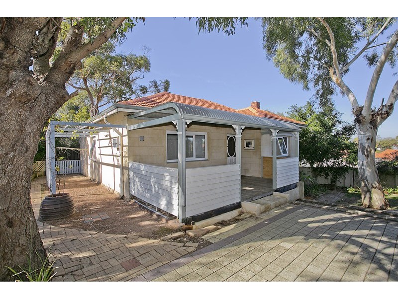 36 Hill View Tce, St James WA 6102