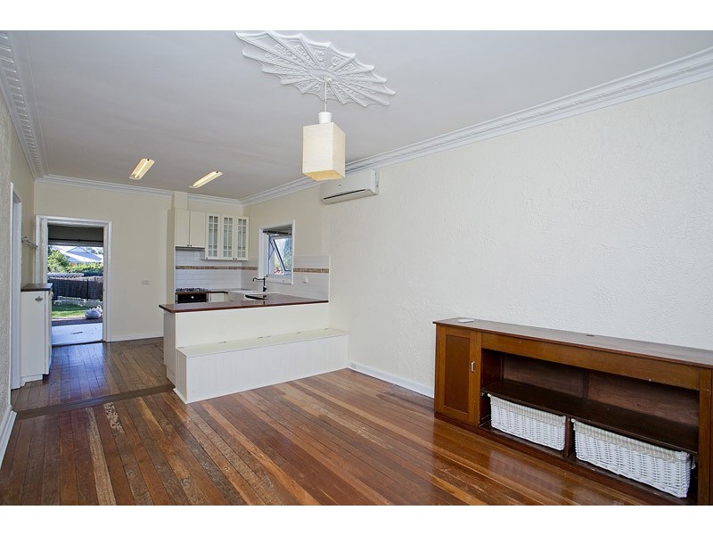 36 Hill View Tce, St James WA 6102