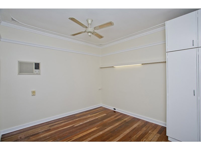 36 Hill View Tce, St James WA 6102