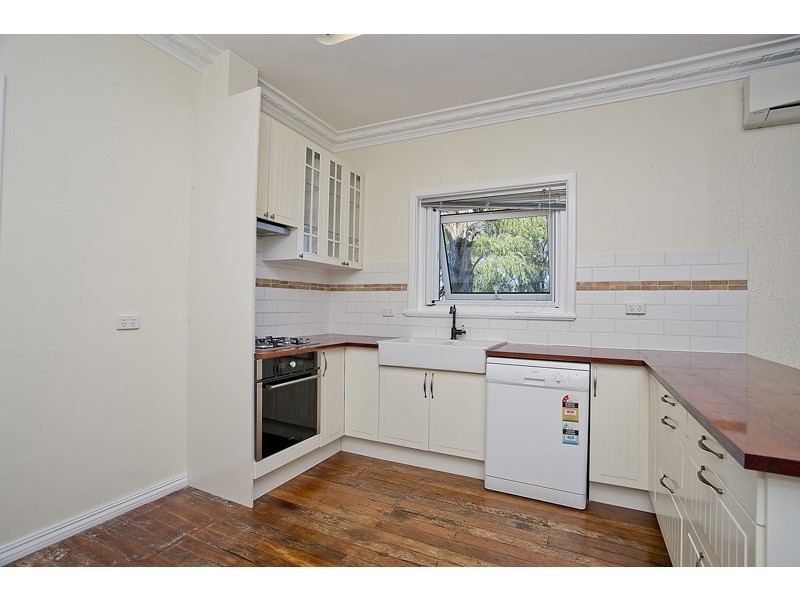 36 Hill View Tce, St James WA 6102