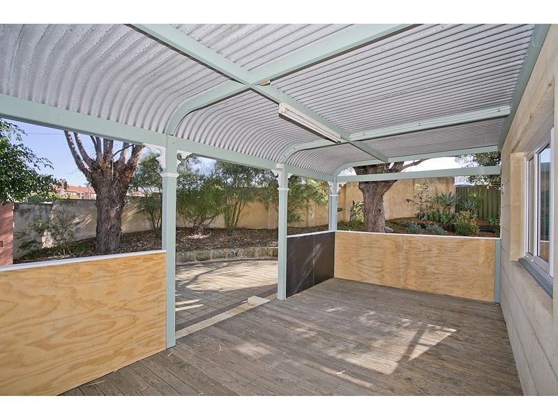 36 Hill View Tce, St James WA 6102