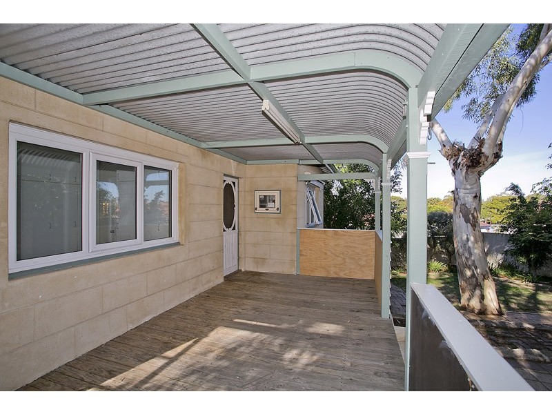 36 Hill View Tce, St James WA 6102