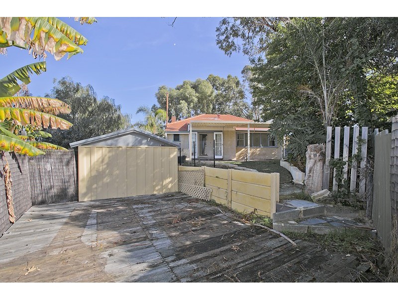 36 Hill View Tce, St James WA 6102