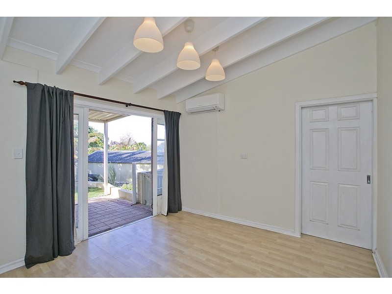 36 Hill View Tce, St James WA 6102