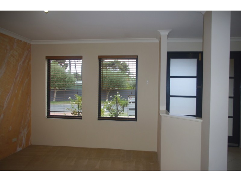 6 Lowan Loop, Karawara WA 6152