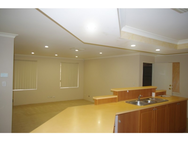 6 Lowan Loop, Karawara WA 6152