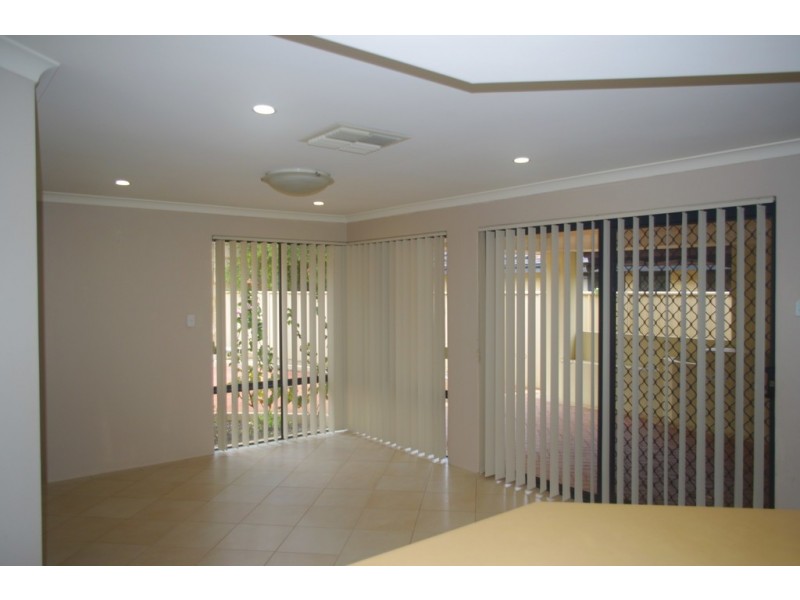 6 Lowan Loop, Karawara WA 6152