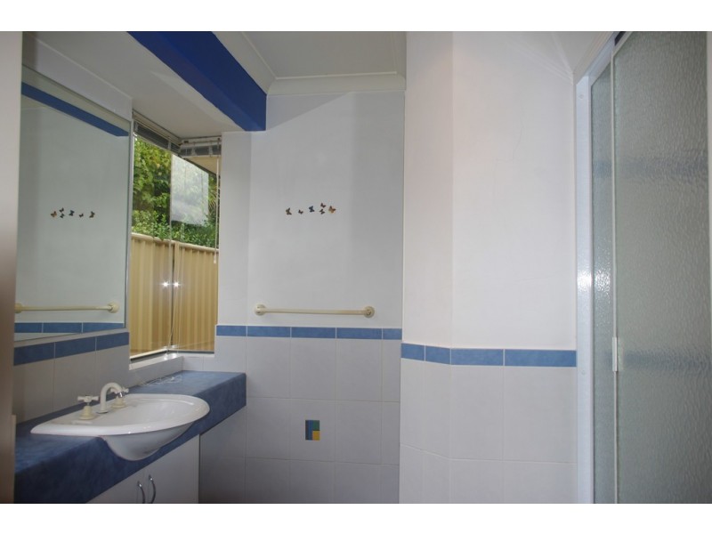 6 Lowan Loop, Karawara WA 6152