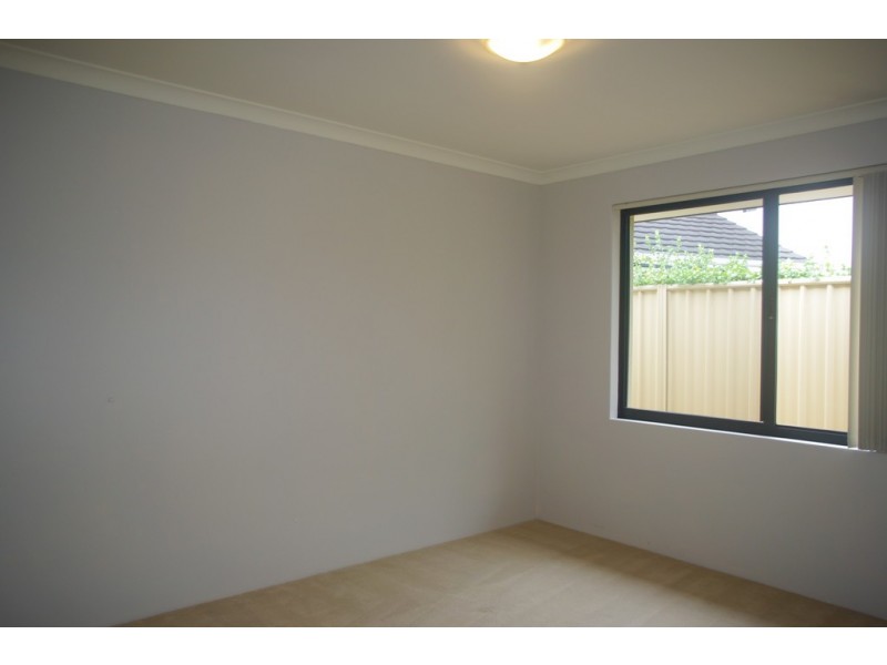 6 Lowan Loop, Karawara WA 6152