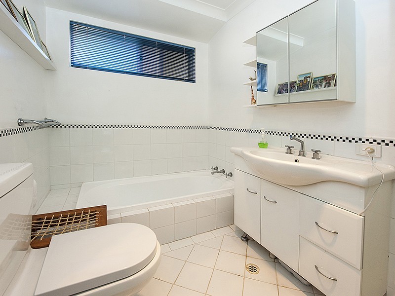3 Hendon Place, Wilson WA 6107