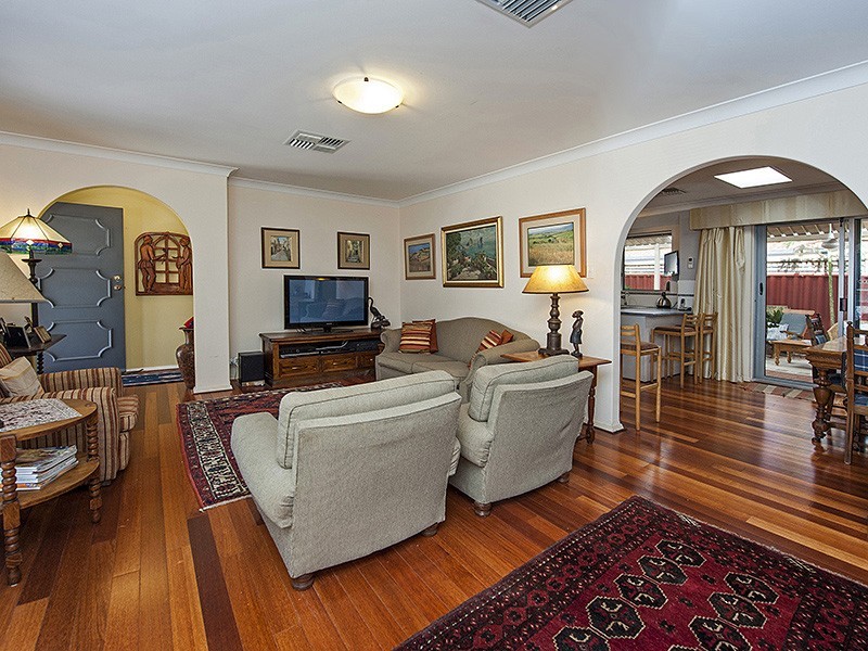 3 Hendon Place, Wilson WA 6107