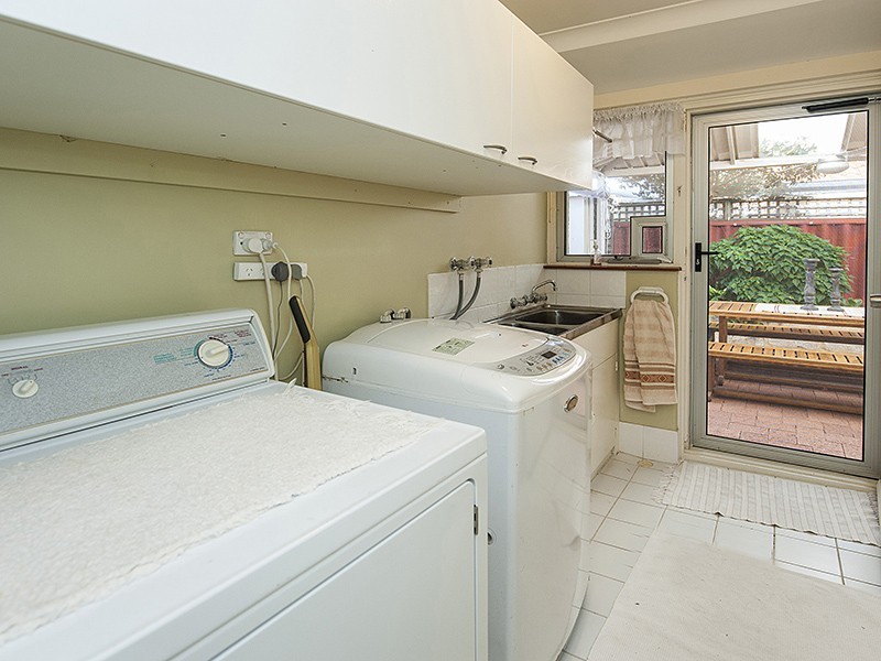 3 Hendon Place, Wilson WA 6107