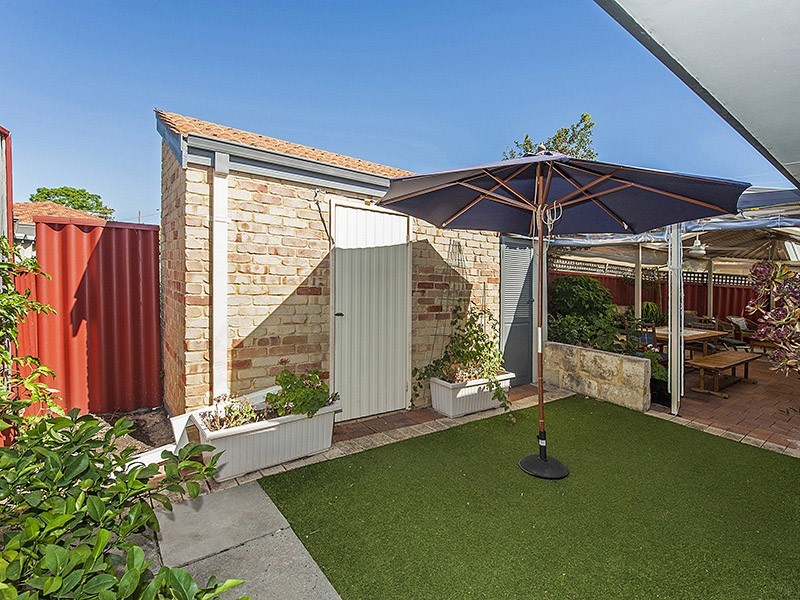 3 Hendon Place, Wilson WA 6107
