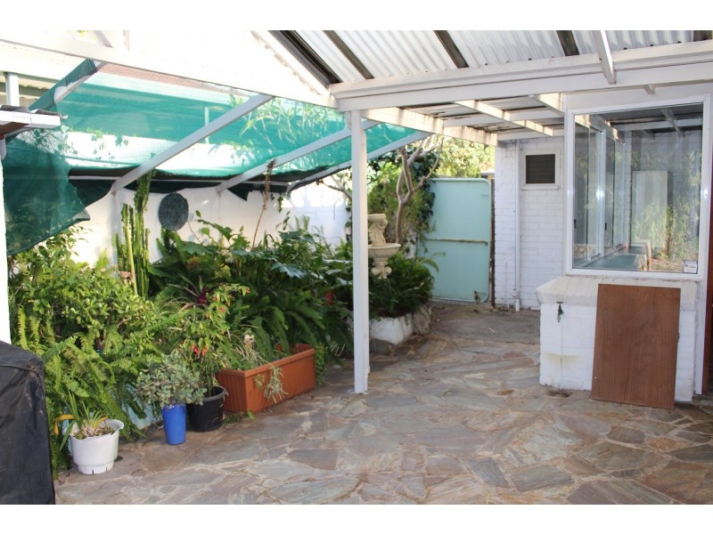 38 Palmerston Street, St James WA 6102