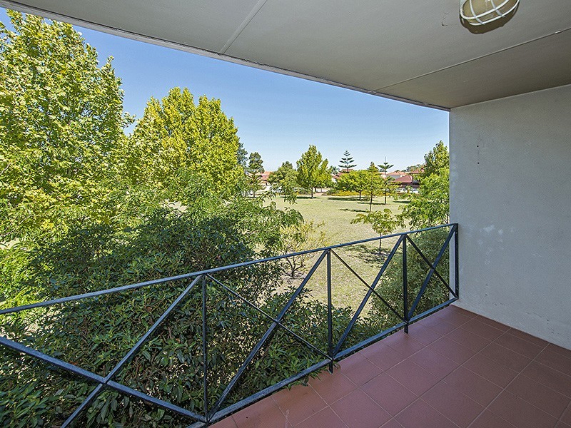 21/20 Gochean Avenue, Bentley WA 6102