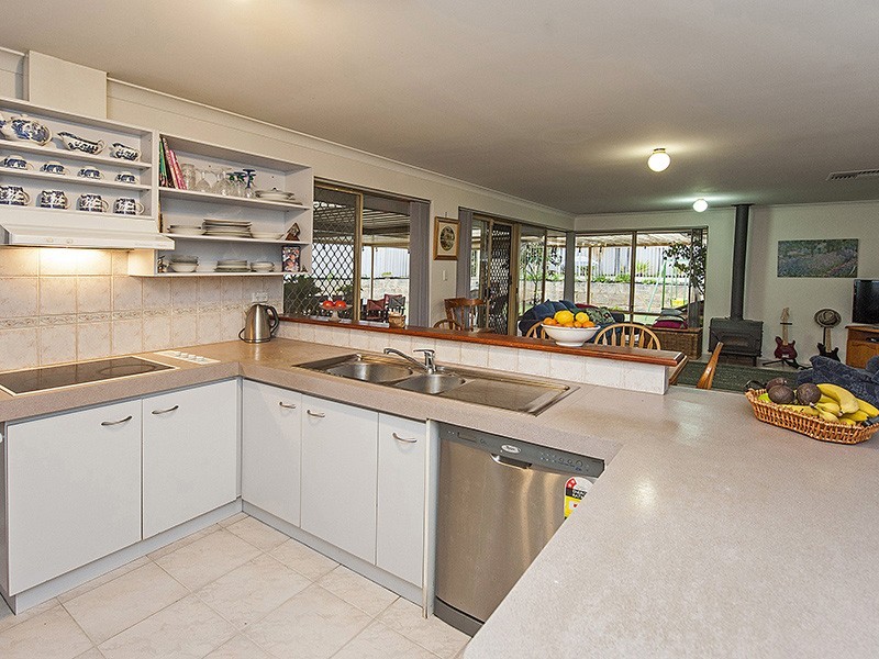 8 Gloucester Court, Willetton WA 6155