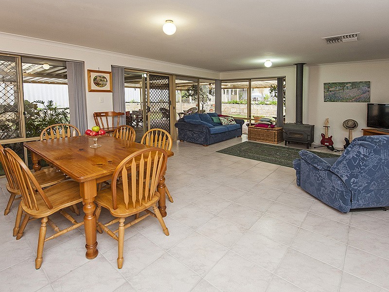 8 Gloucester Court, Willetton WA 6155