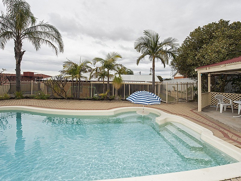 8 Gloucester Court, Willetton WA 6155