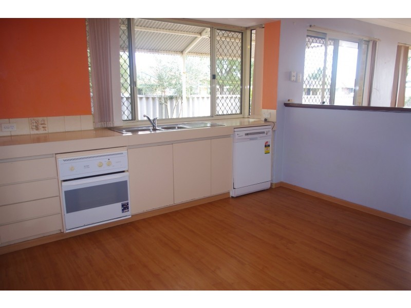 15 Winterbourne Glade, Maddington WA 6109