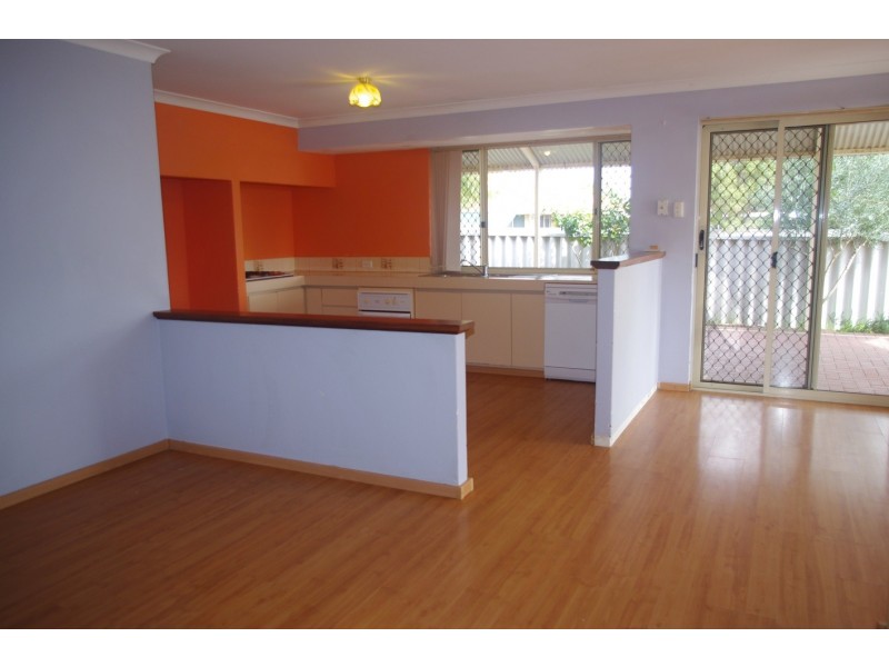 15 Winterbourne Glade, Maddington WA 6109