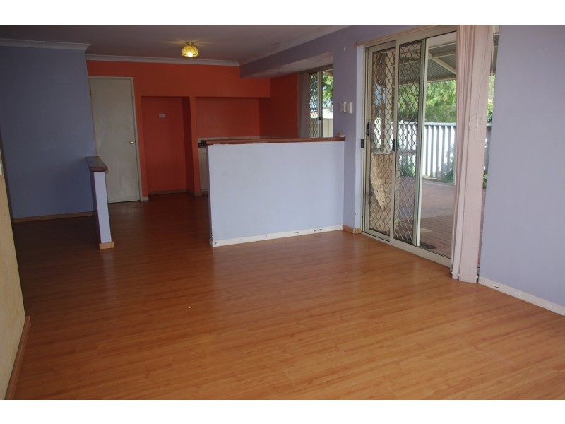 15 Winterbourne Glade, Maddington WA 6109