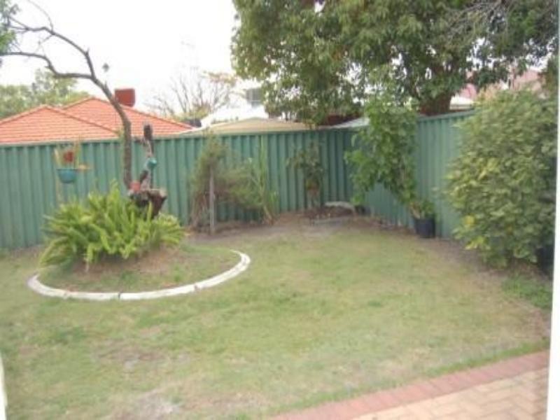 42 Asteroid Way, Carlisle WA 6101