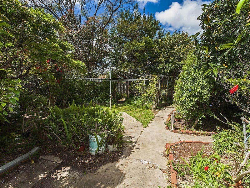 6 Camberwell Street, East Victoria Park WA 6101