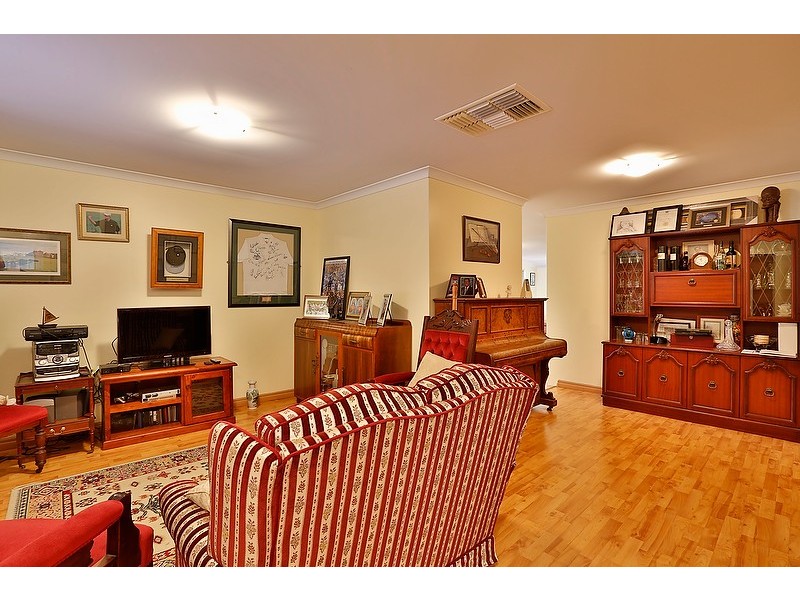 15B Mars Street, Carlisle WA 6101