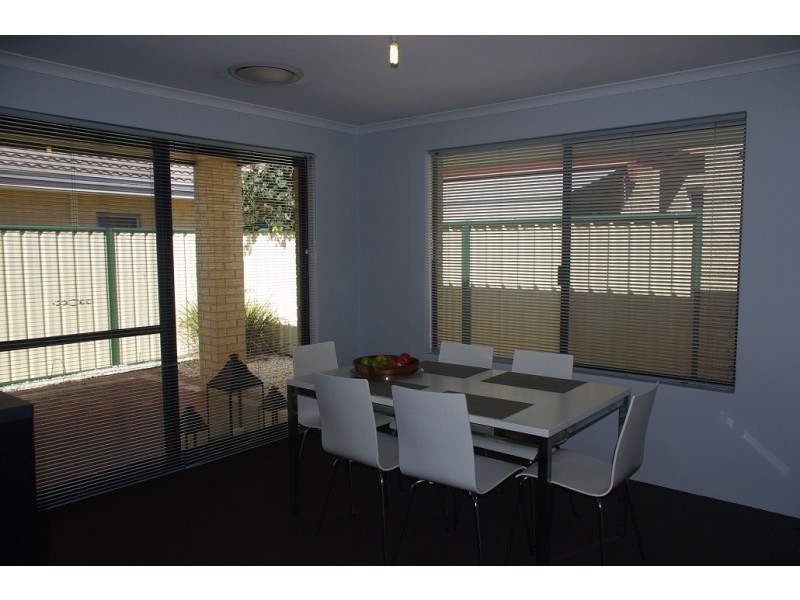 1/8 Acton Avenue, Bentley WA 6102