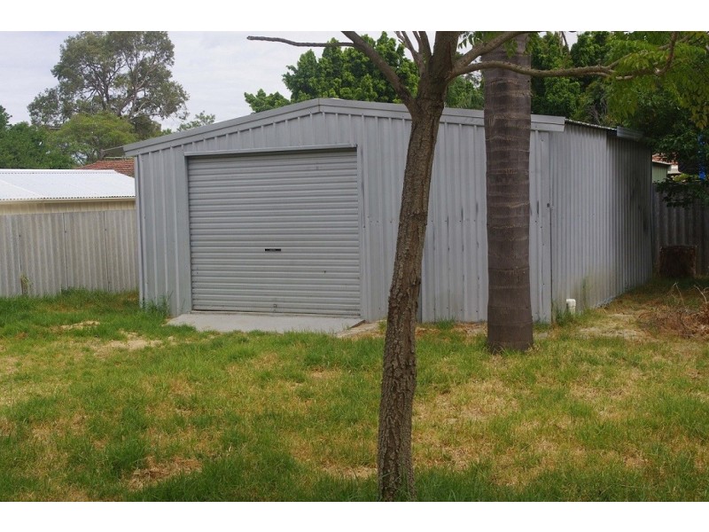 16 Connaught Street, Forrestfield WA 6058