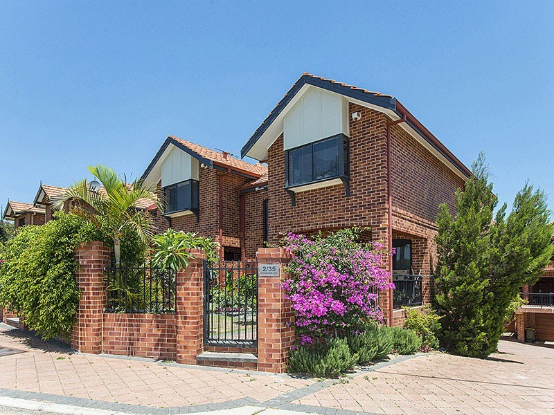 2/35 Kitchener Ave, Burswood WA 6100