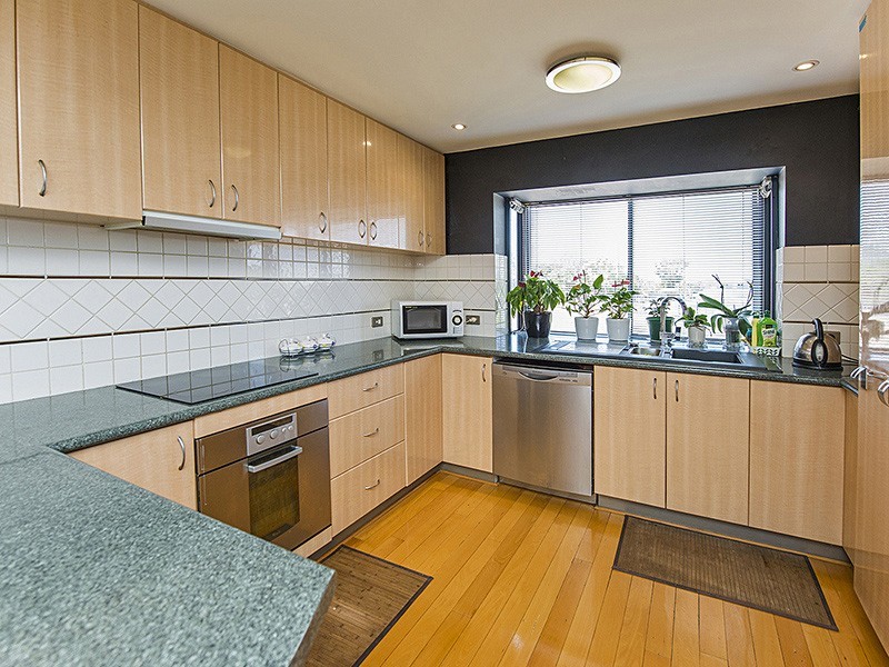 2/35 Kitchener Ave, Burswood WA 6100