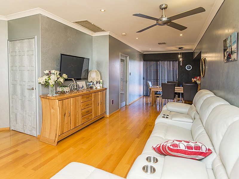 2/35 Kitchener Ave, Burswood WA 6100