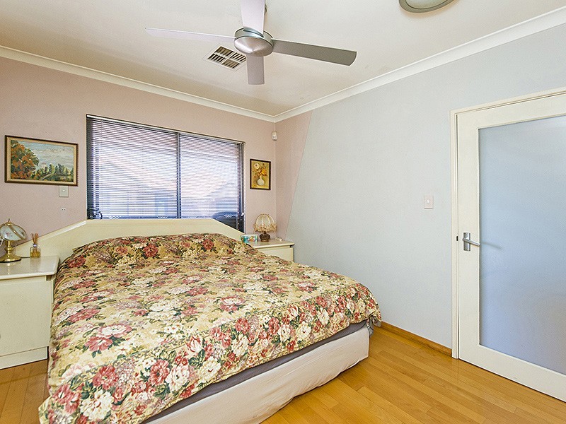 2/35 Kitchener Ave, Burswood WA 6100