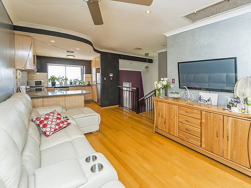 2/35 Kitchener Ave, Burswood WA 6100