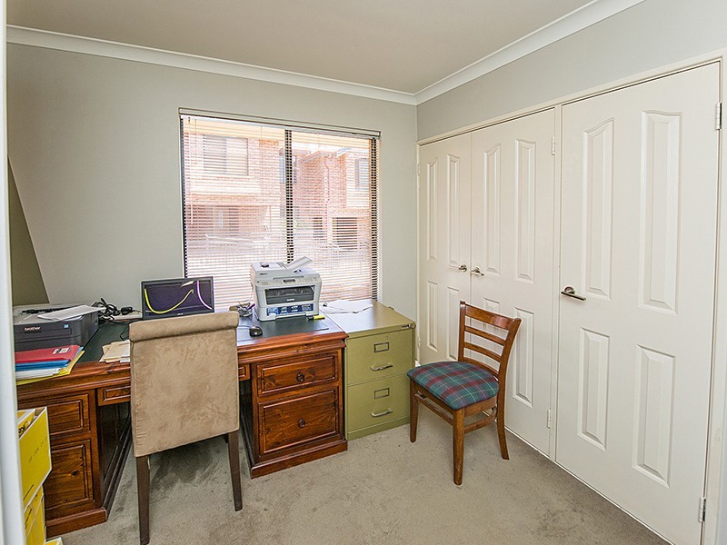 2/35 Kitchener Ave, Burswood WA 6100