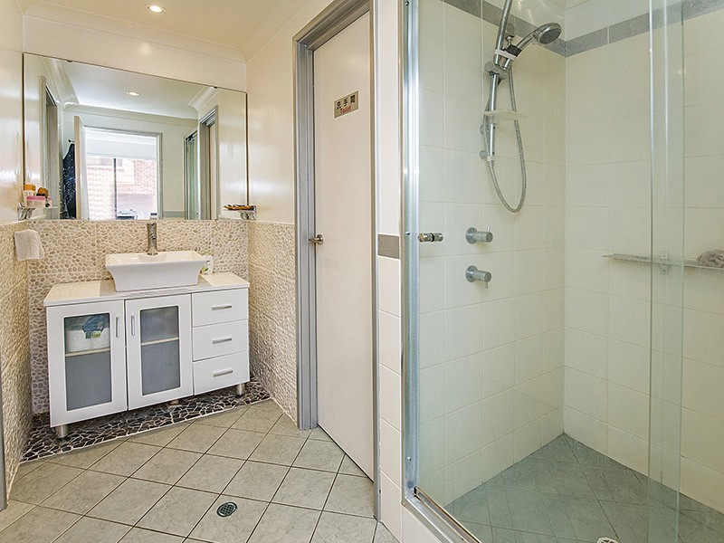 2/35 Kitchener Ave, Burswood WA 6100