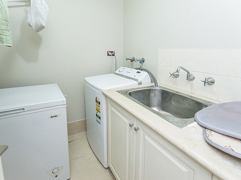 2/35 Kitchener Ave, Burswood WA 6100