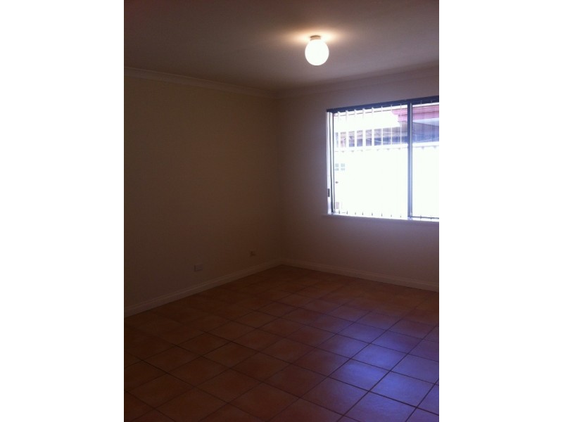 2/1 Boulder Street, Bentley WA 6102