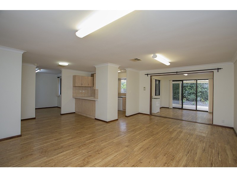 8 Boongala Close, Karawara WA 6152