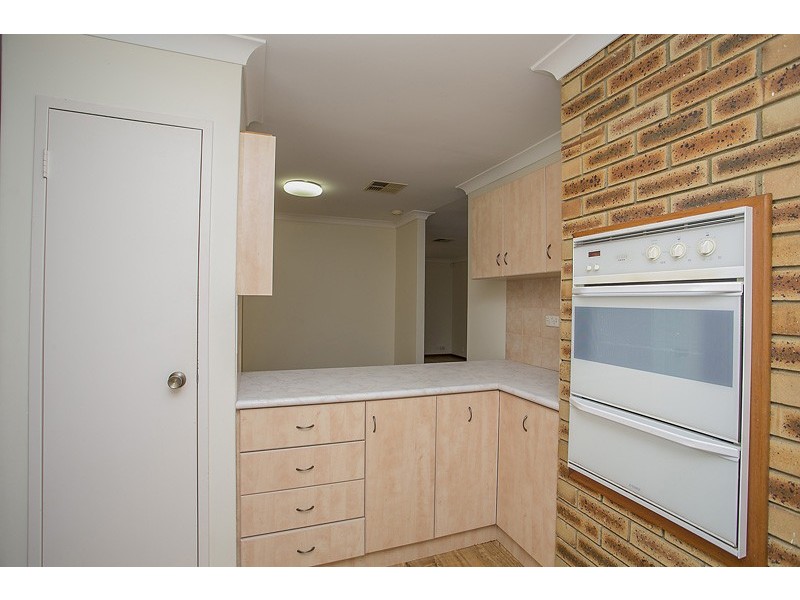 8 Boongala Close, Karawara WA 6152