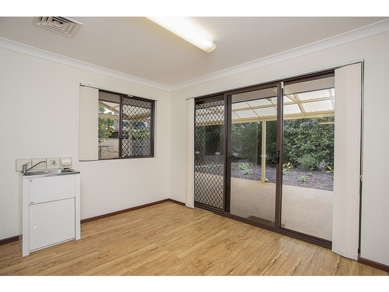 8 Boongala Close, Karawara WA 6152