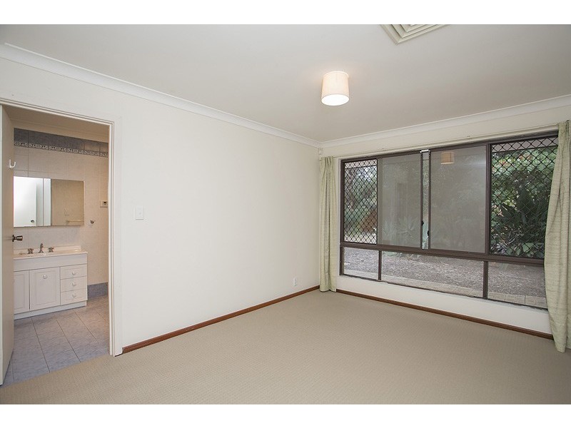 8 Boongala Close, Karawara WA 6152