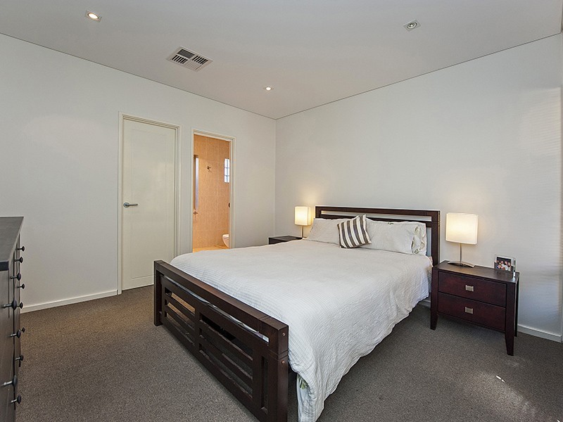 42A Grand Prom, Bayswater WA 6053