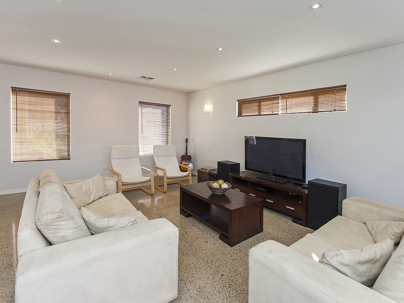 42A Grand Prom, Bayswater WA 6053