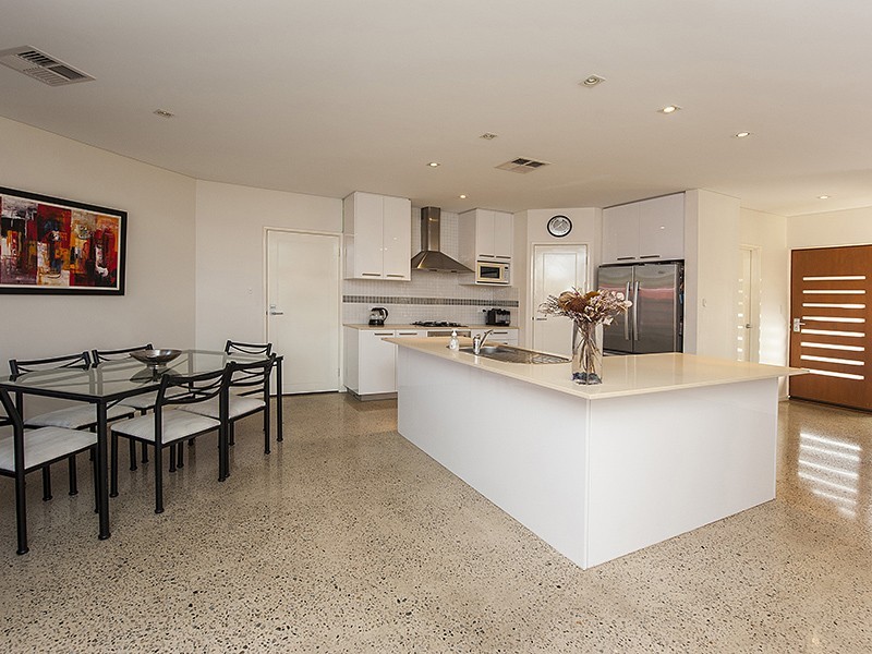 42A Grand Prom, Bayswater WA 6053