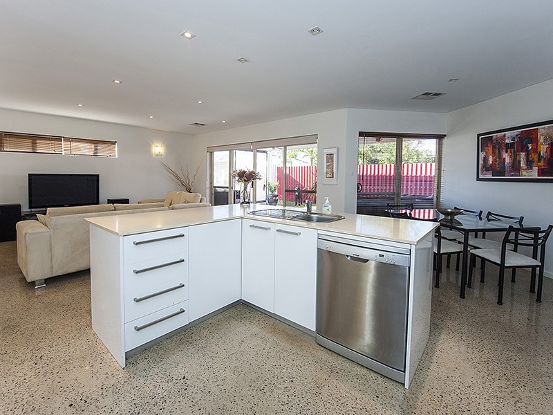 42A Grand Prom, Bayswater WA 6053