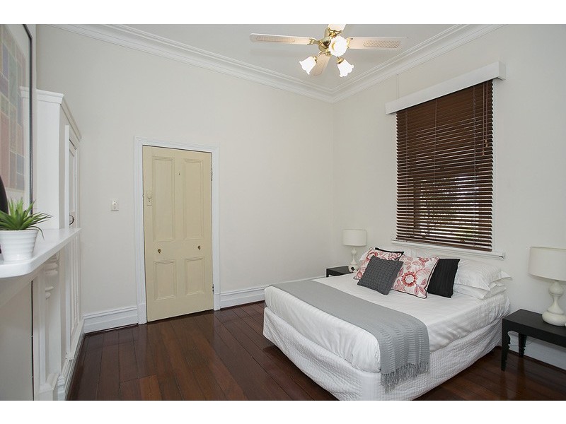 27 Gloucester Street, Victoria Park WA 6100