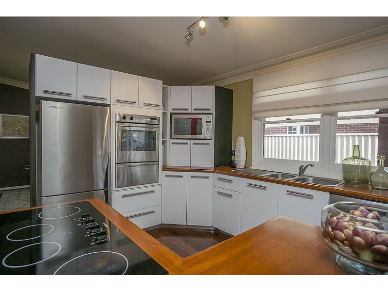 27 Gloucester Street, Victoria Park WA 6100